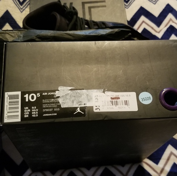 Jordans 11 space jams size 10.5 - Picture 2 of 7